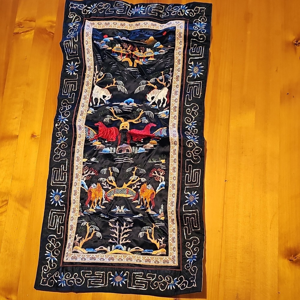 Chinese Embroidered Silk Textile Panel 100% Pure Silk Made in China